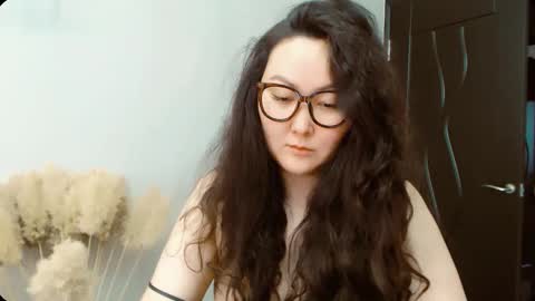 Dali online show from November 12, 2025, 6:14 am