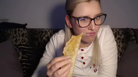 Maria online show from February 4, 2025, 9:41 pm