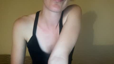 Snapshot of damedauphin chatting on May 11, 2026, 4:40 am Montana online show from May 11, 2026, 4:40 am