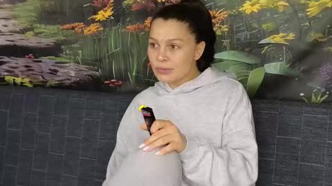 Snapshot of damedefeu chatting on October 8, 2025, 11:41 am damedefeu online show from October 8, 2025, 11:41 am