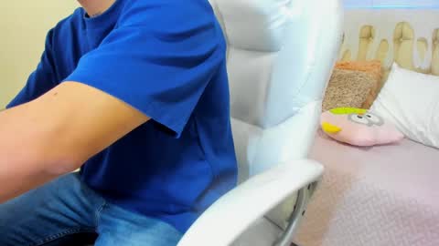 Snapshot of damian23_ chatting on December 19, 2024, 1:07 pm DAMIAN online show from December 19, 2024, 1:07 pm