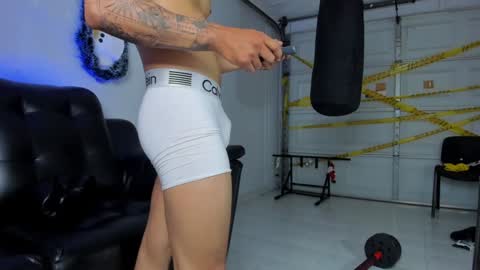 Snapshot of damian23_ chatting on December 21, 2024, 7:13 am DAMIAN online show from December 21, 2024, 7:13 am