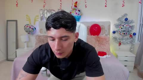 Snapshot of damian23_ chatting on December 24, 2024, 7:00 pm DAMIAN online show from December 24, 2024, 7:00 pm