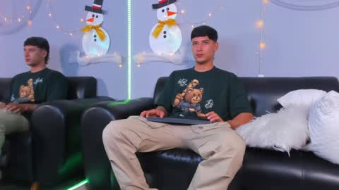 Snapshot of damian23_ chatting on December 29, 2024, 5:42 am DAMIAN online show from December 29, 2024, 5:42 am