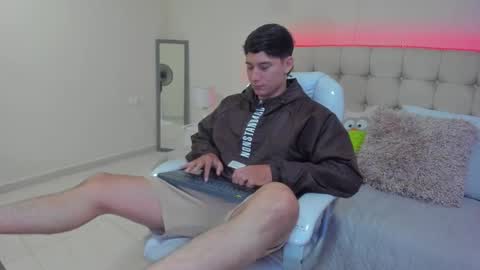 Snapshot of damian23_ chatting on January 9, 2025, 1:13 pm DAMIAN online show from January 9, 2025, 1:13 pm