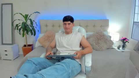 Snapshot of damian23_ chatting on January 10, 2025, 6:17 pm DAMIAN online show from January 10, 2025, 6:17 pm