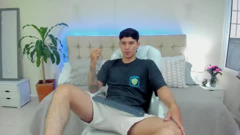 Snapshot of damian23_ chatting on January 11, 2025, 12:29 pm DAMIAN online show from January 11, 2025, 12:29 pm