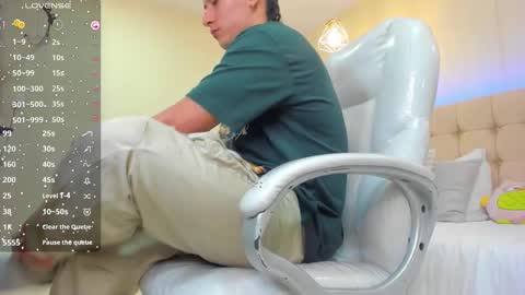 Snapshot of damian23_ chatting on January 16, 2025, 3:35 pm DAMIAN online show from January 16, 2025, 3:35 pm