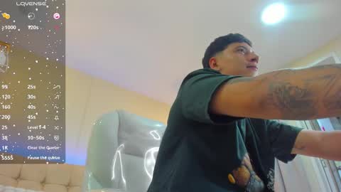 Snapshot of damian23_ chatting on January 16, 2025, 6:37 pm DAMIAN online show from January 16, 2025, 6:37 pm