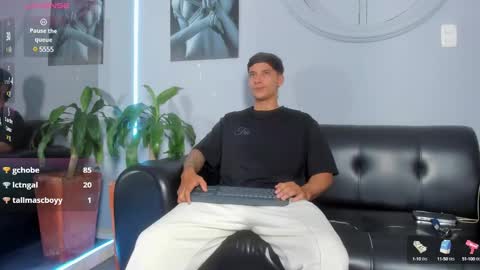 Snapshot of damian23_ chatting on February 9, 2025, 7:27 am DAMIAN online show from February 9, 2025, 7:27 am