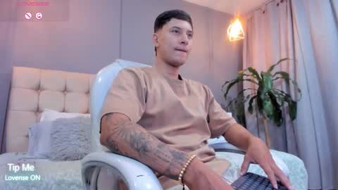 Snapshot of damian23_ chatting on September 23, 2025, 10:29 am DAMIAN online show from September 23, 2025, 10:29 am