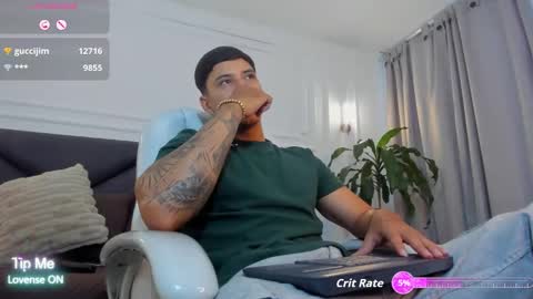 Snapshot of damian23_ chatting on October 29, 2025, 12:07 pm DAMIAN online show from October 29, 2025, 12:07 pm