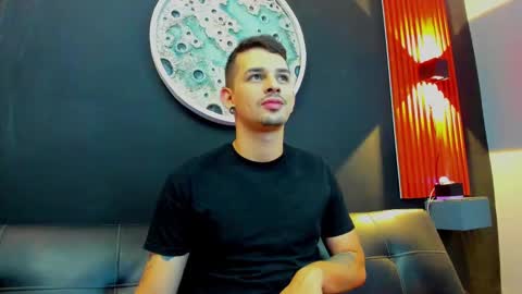 Snapshot of damian__oliver chatting on January 16, 2025, 5:21 am Damian Oliver online show from January 16, 2025, 5:21 am