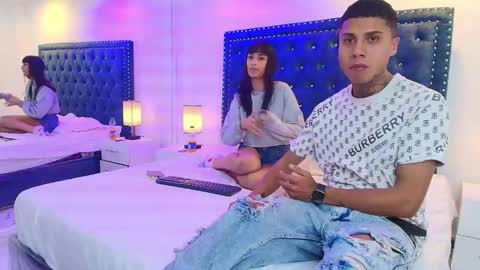 DAMIAN AND ROXANNE.  online show from September 11, 2025, 12:27 pm