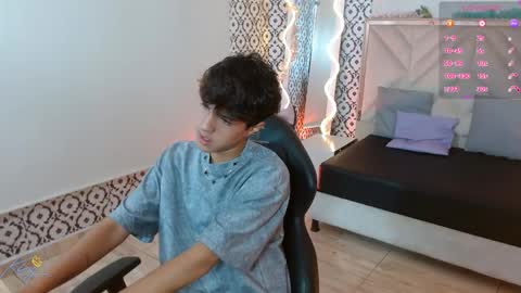 Snapshot of damian_tay chatting on April 18, 2026, 11:47 am damian_tay online show from April 18, 2026, 11:47 am