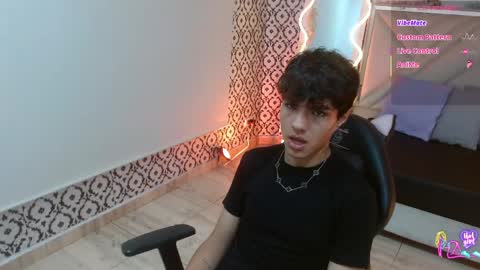 Snapshot of damian_tay chatting on April 24, 2026, 11:34 am damian_tay online show from April 24, 2026, 11:34 am