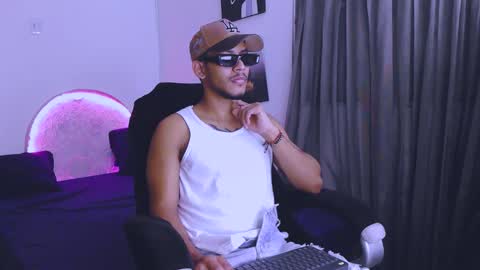 instagram damiannreed. online show from March 5, 2026, 1:23 am