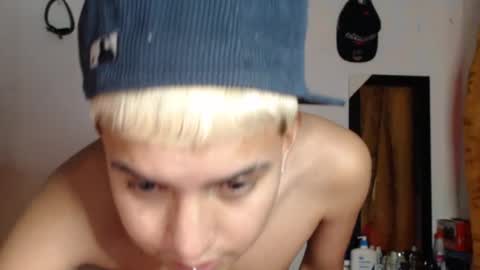 damiansexyboy69 online show from November 28, 2025, 7:33 am