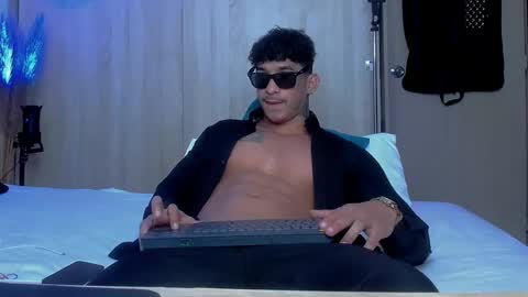 Snapshot of dammianmilleroficial chatting on October 27, 2025, 9:52 pm INSTAGRAM DAMMIANMILLEROFICIAL online show from October 27, 2025, 9:52 pm