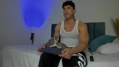 Snapshot of dammianmilleroficial chatting on October 31, 2025, 5:30 am INSTAGRAM DAMMIANMILLEROFICIAL online show from October 31, 2025, 5:30 am