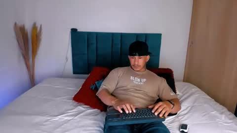 Snapshot of dammianmilleroficial chatting on November 23, 2025, 2:44 am INSTAGRAM DAMMIANMILLEROFICIAL online show from November 23, 2025, 2:44 am