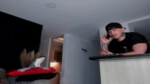 Snapshot of dammianmilleroficial chatting on December 4, 2025, 11:13 pm INSTAGRAM DAMMIANMILLEROFICIAL online show from December 4, 2025, 11:13 pm