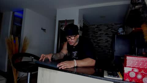 Snapshot of dammianmilleroficial chatting on December 20, 2025, 12:40 am INSTAGRAM DAMMIANMILLEROFICIAL online show from December 20, 2025, 12:40 am