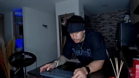 Snapshot of dammianmilleroficial chatting on December 22, 2025, 9:34 pm INSTAGRAM DAMMIANMILLEROFICIAL online show from December 22, 2025, 9:34 pm