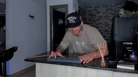 Snapshot of dammianmilleroficial chatting on January 8, 2026, 1:35 pm INSTAGRAM DAMMIANMILLEROFICIAL online show from January 8, 2026, 1:35 pm