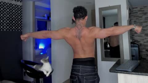 Snapshot of dammianmilleroficial chatting on January 14, 2026, 12:05 am INSTAGRAM DAMMIANMILLEROFICIAL online show from January 14, 2026, 12:05 am