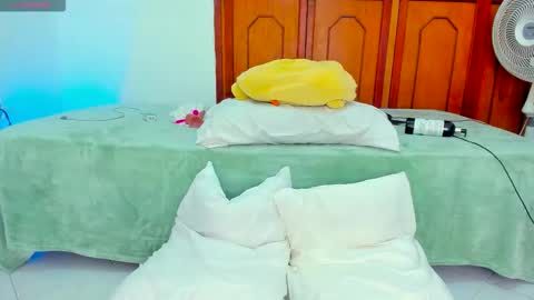 Kary-- independent model Schedule 0530am-1000am colombian time online show from March 18, 2026, 1:58 pm