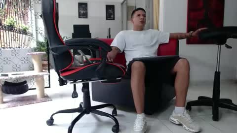 damyan_2003 online show from December 27, 2024, 5:26 pm