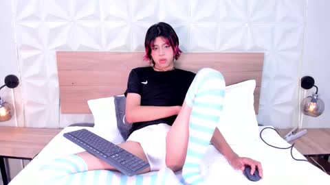 D A N online show from November 25, 2025, 1:05 am