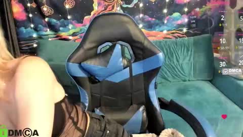 dances_queen online show from March 24, 2026, 8:19 am