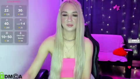 Snapshot of dances_queen chatting on May 12, 2026, 7:05 am dances_queen online show from May 12, 2026, 7:05 am