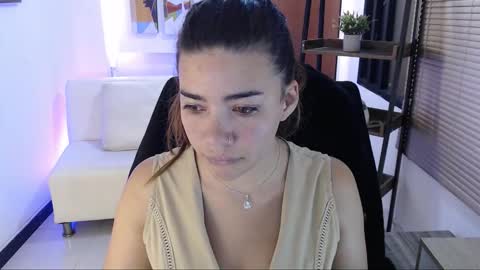 Veronica online show from October 6, 2025, 10:56 am