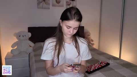 Eva online show from October 12, 2025, 8:52 pm