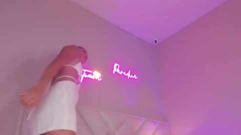 Snapshot of dani_skinny_ chatting on September 9, 2025, 11:43 am Hi I am Dani online show from September 9, 2025, 11:43 am