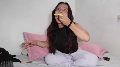 Snapshot of dani_widow chatting on December 31, 2024, 3:12 am dani_widow online show from December 31, 2024, 3:12 am