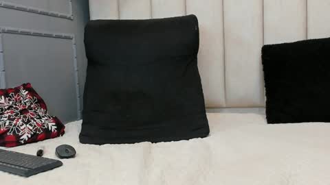 Snapshot of dania_moore_ chatting on December 17, 2024, 11:05 pm JANE online show from December 17, 2024, 11:05 pm