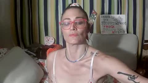 danicamore online show from February 6, 2026, 8:40 am