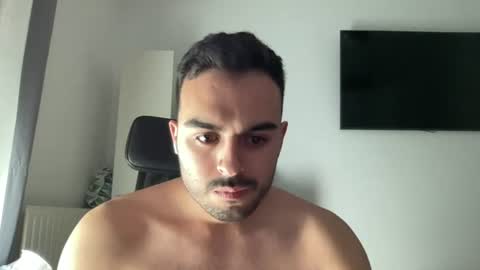 daniel_3827 online show from June 30, 2026, 1:23 pm