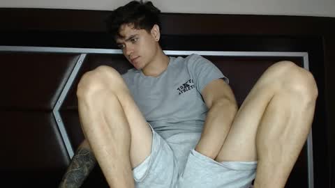 daniel_collins07 online show from October 29, 2025, 5:58 pm