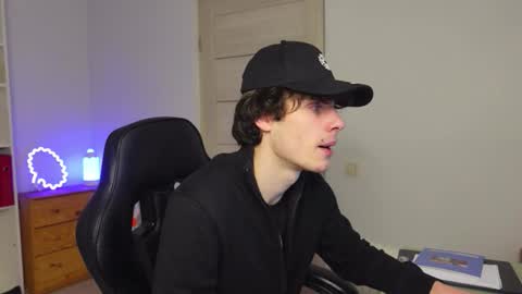 DANIEL SHAWN online show from February 22, 2026, 6:06 pm