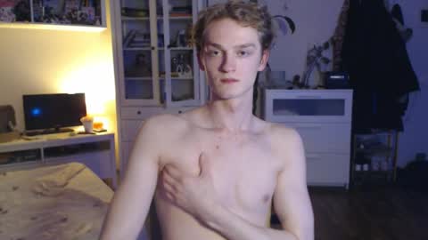 Snapshot of daniel_yumm chatting on April 9, 2026, 10:37 pm Daniel online show from April 9, 2026, 10:37 pm