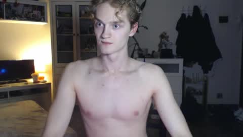 Snapshot of daniel_yumm chatting on April 17, 2026, 11:19 pm Daniel online show from April 17, 2026, 11:19 pm