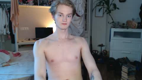 Snapshot of daniel_yumm chatting on April 25, 2026, 2:58 am Daniel online show from April 25, 2026, 2:58 am