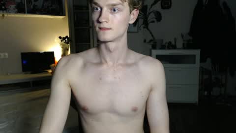 Snapshot of daniel_yumm chatting on April 30, 2026, 8:57 pm Daniel online show from April 30, 2026, 8:57 pm