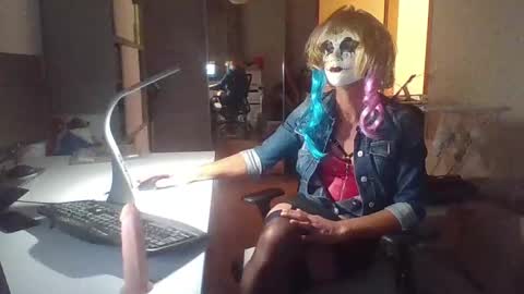 newcumer online show from December 6, 2024, 1:11 pm