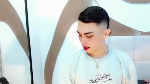 daniela_pink_ online show from April 9, 2026, 7:08 pm